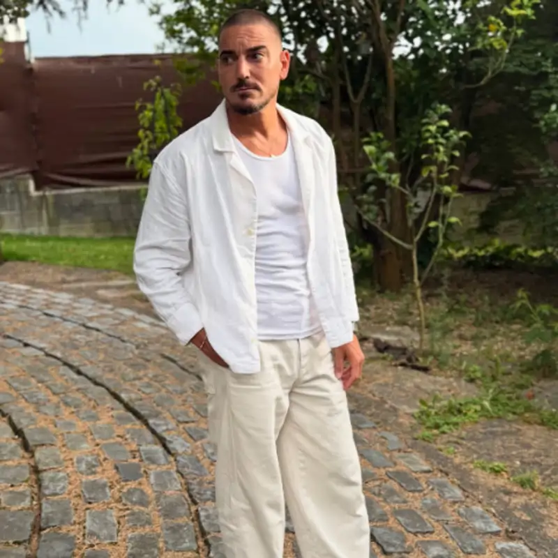 Damián Quintero disfruta de unas vacaciones con su mujer y su hija tras los rumores de crisis e infidelidad 