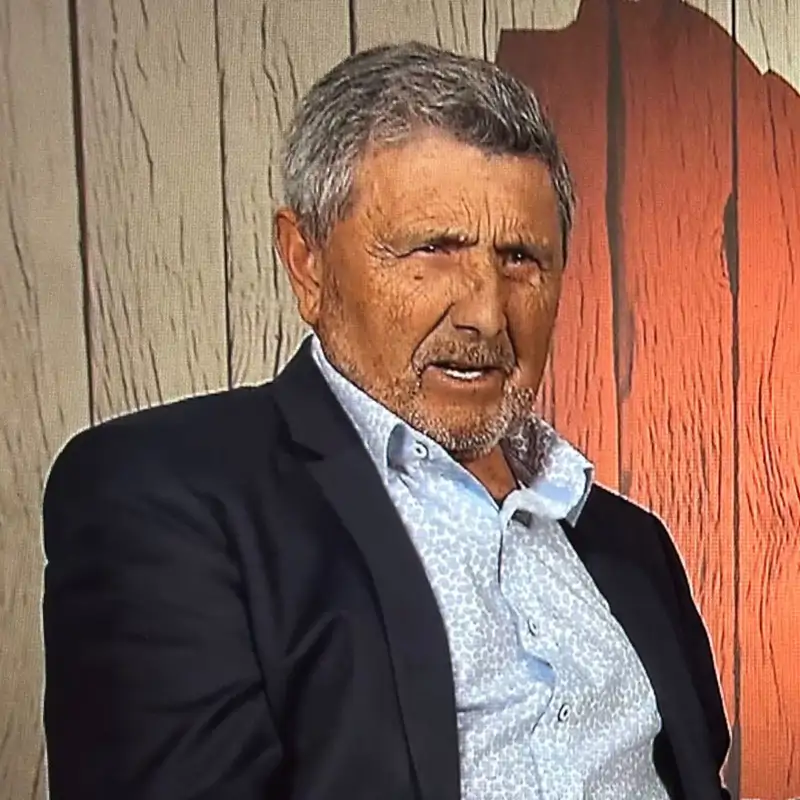 El equipo de 'First Dates' para en seco a uno de sus comensales: "Hay que frenar esto"