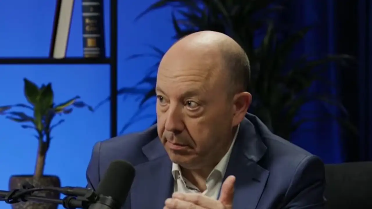 Gonzalo Bernardos, profesor de economía: "Yo asesoro a mi hija para que se compre una vivienda, porque si no se la compra ya, va a tener que pagar muchísimo dinero más"