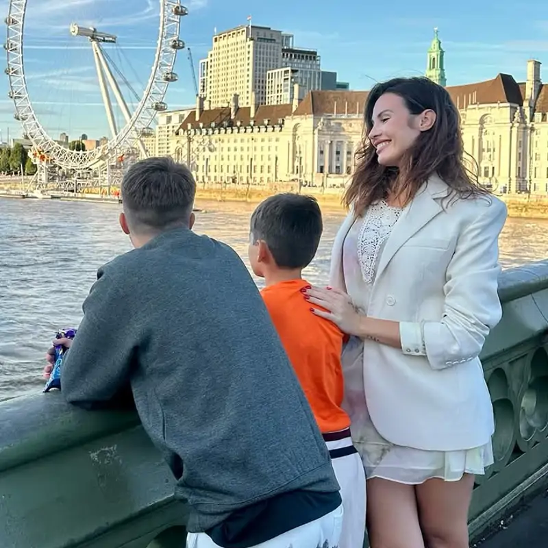 Jessica Bueno supera sus miedos en un viaje a Londres con sus hijos: "El primero después de un gran cambio en nuestras vidas"