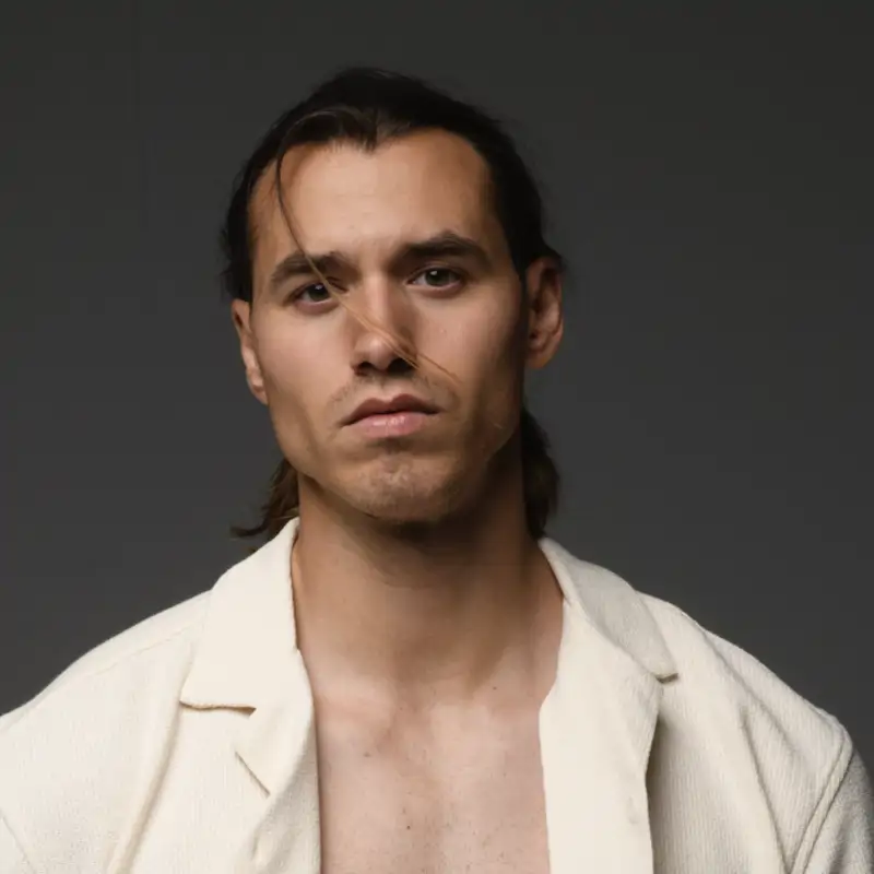Jesús Rubio, Iker en 'Olympo' de Netflix: "Con tantos músculos la serie podría haber sido igual de vanidosa que 'Élite', pero han tomado muchos riesgos para distanciarse"