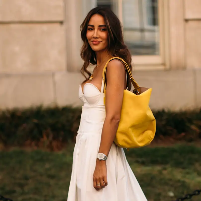 Los 7 vestidos sueltecitos y cómodos de las rebajas de Women’Secret que están agotando las mujeres elegantes