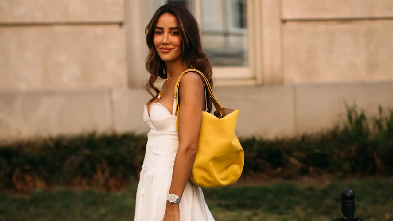 Los 7 vestidos sueltecitos y cómodos de las rebajas de Women’Secret que están agotando las mujeres elegantes