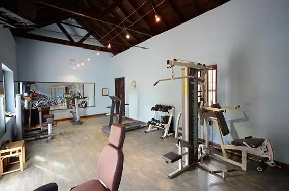 Una casa de campo con gimnasio