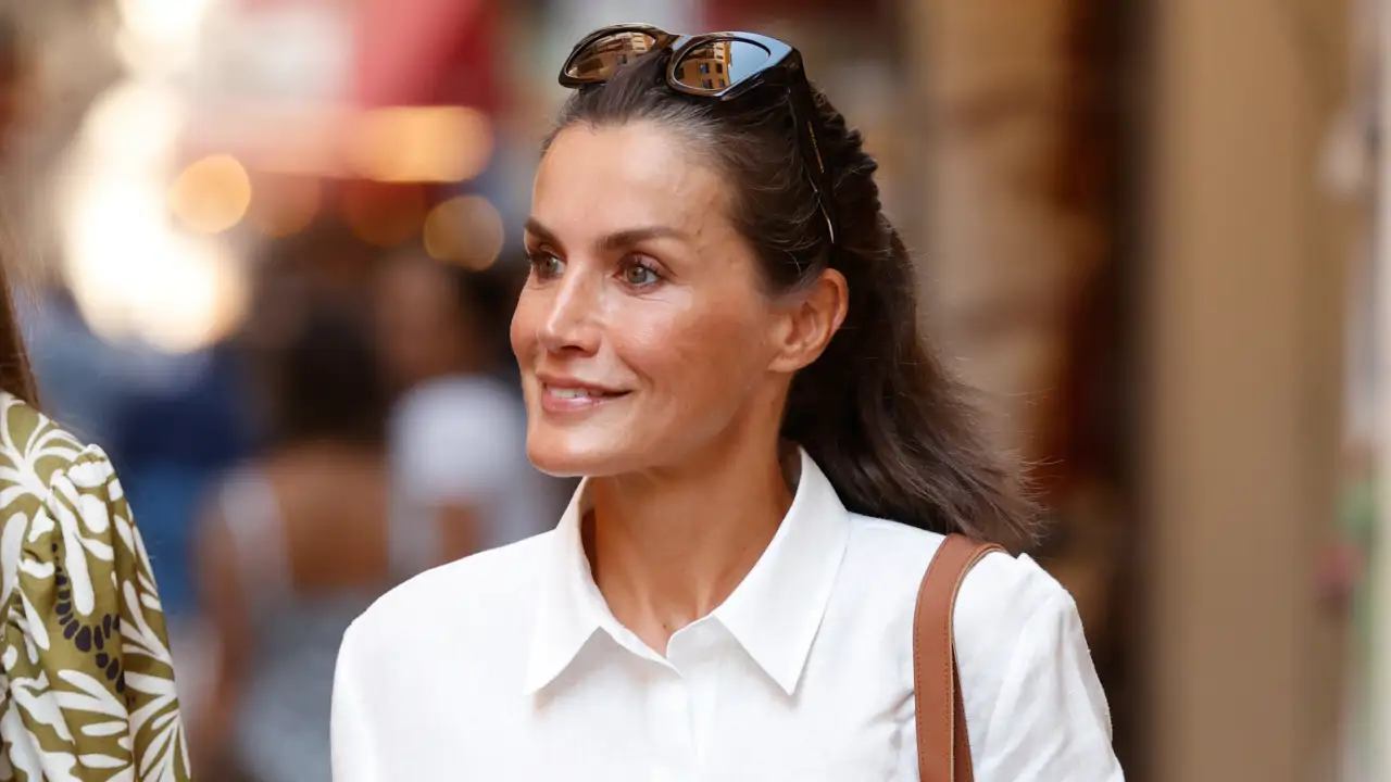 El regreso de un básico a Zara: Las bermudas de lino fresquitas y elegantes que confirman que son la tendencia del verano