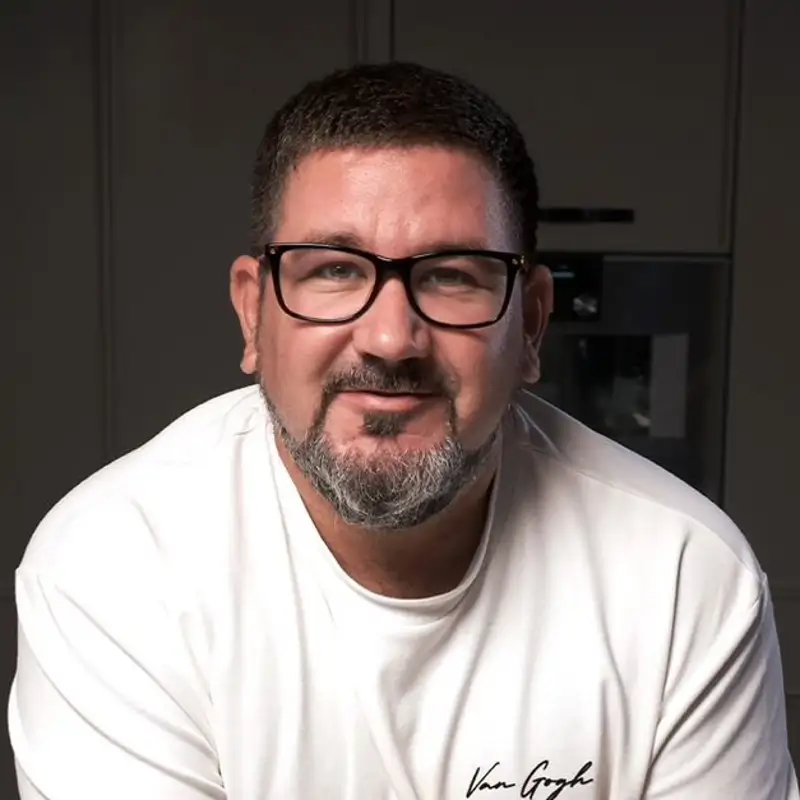 Entramos en la cocina de Dani García: elegancia, funcionalidad y mucho espacio para que la creatividad cobre vida