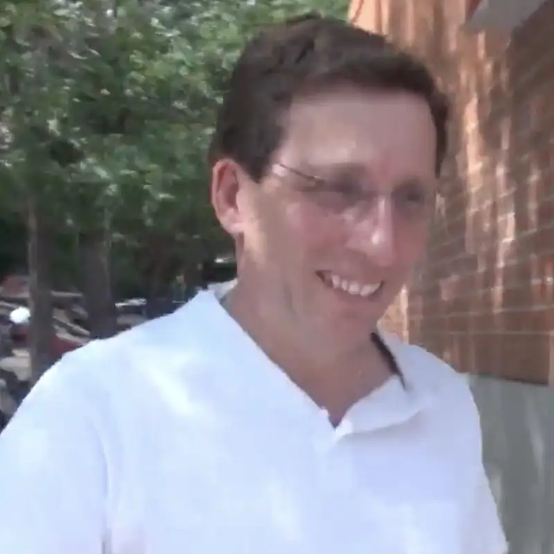 José Luis Martínez-Almeida, pletórico, revela cómo están siendo los primeros días con su hijo Lucas