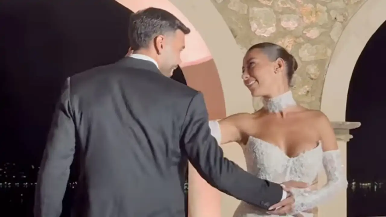 De los dos impresionantes vestidos de novia a la actuación de Omar Montes: Las imágenes de la boda del futbolista David Raya y la modelo Tatiana Trouboul