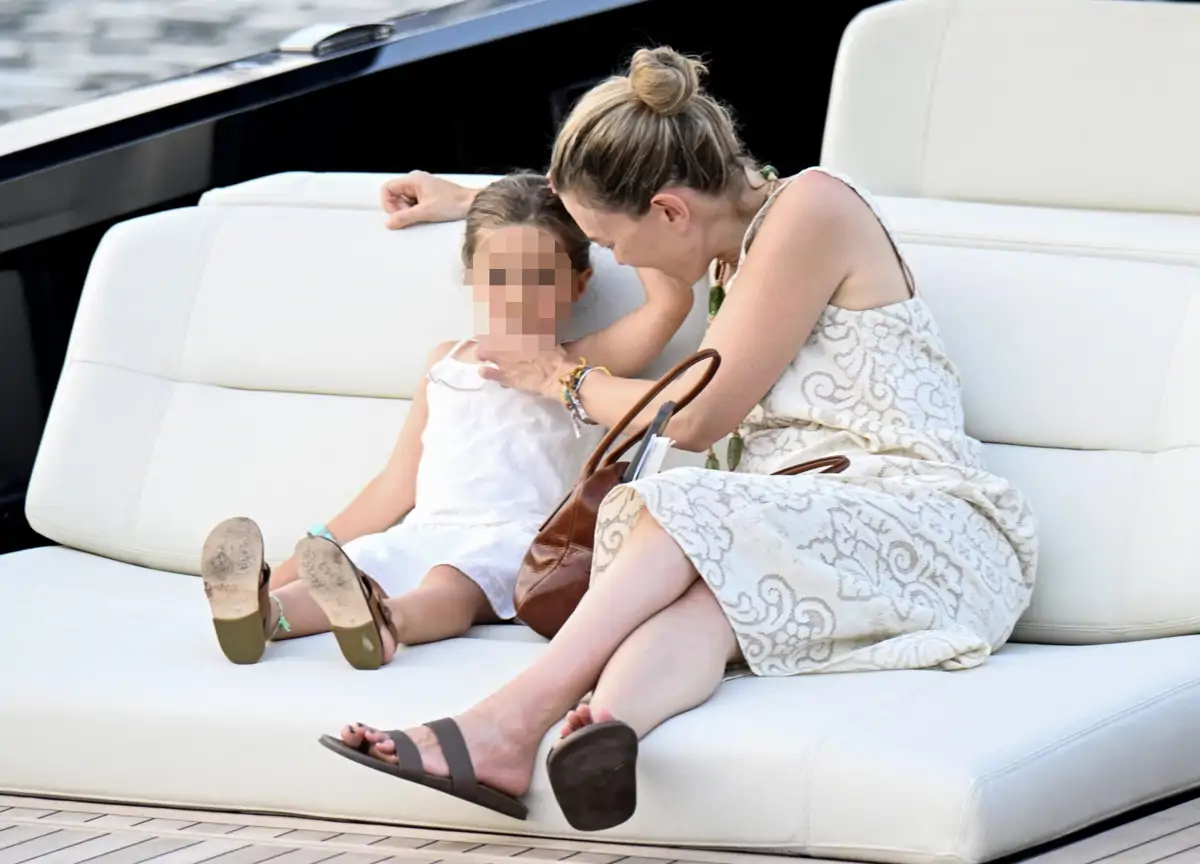 Marta Ortega con su hija Matilda