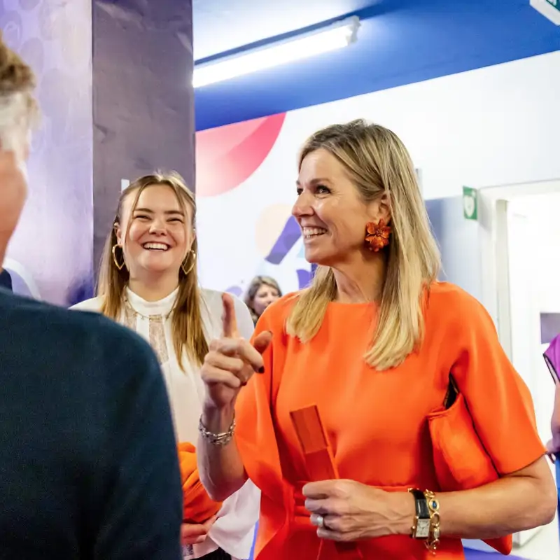 Máxima de Holanda y su hija, la princesa Ariane, al más puro estilo Letizia y Sofía apoyando la Eurocopa femenina de fútbol 2025 