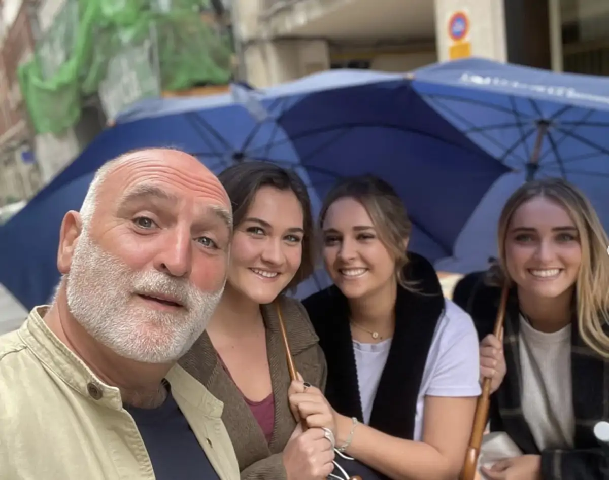 José Andrés y sus tres hijas