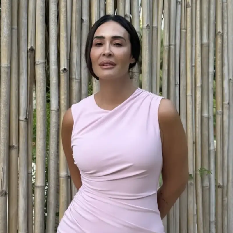 Vicky Martín Berrocal (52 años), tras adelgazar 20 kilos: "Me pasaba algo, llegaba a mi casa y me comía un kilo de pasta, no se me ocurría una lechuga. Intenta equilibrar y hacer deporte"