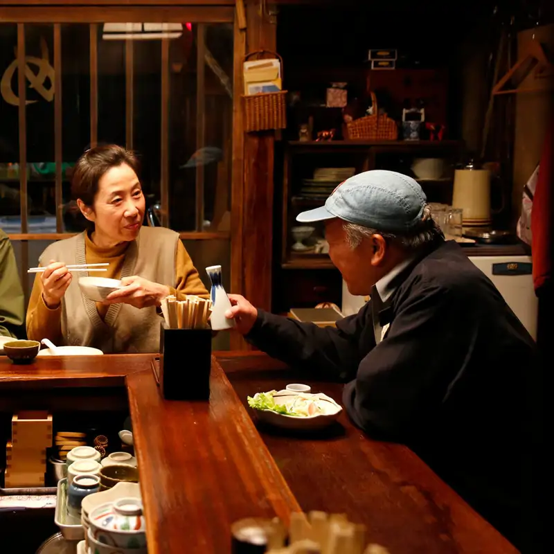 Esta serie de episodios cortos es la 'joya escondida' de Netflix que devorarás en verano: un drama con comedia en un restaurante misterioso que lo ha petado en todo el mundo