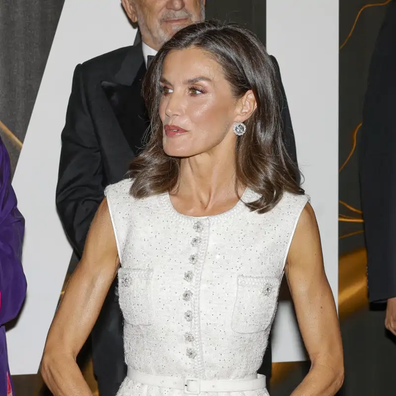 Una experta en patronaje avisa sobre la reina Letizia y sus looks: "Va a estar bastante controlada… La cosa no está para demasiadas fiestas"