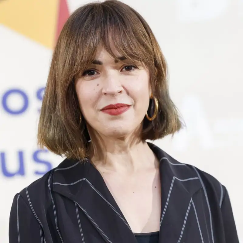 Verónica Sánchez (48 años), sobre su piel luminosa y sin arrugas: “Tomo una taza de agua caliente con limón y miel en ayunas”