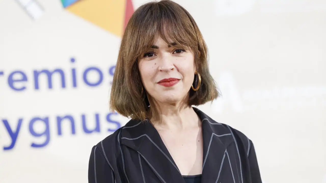 Verónica Sánchez (48 años), sobre su piel luminosa y sin arrugas: “Tomo una taza de agua caliente con limón y miel en ayunas”