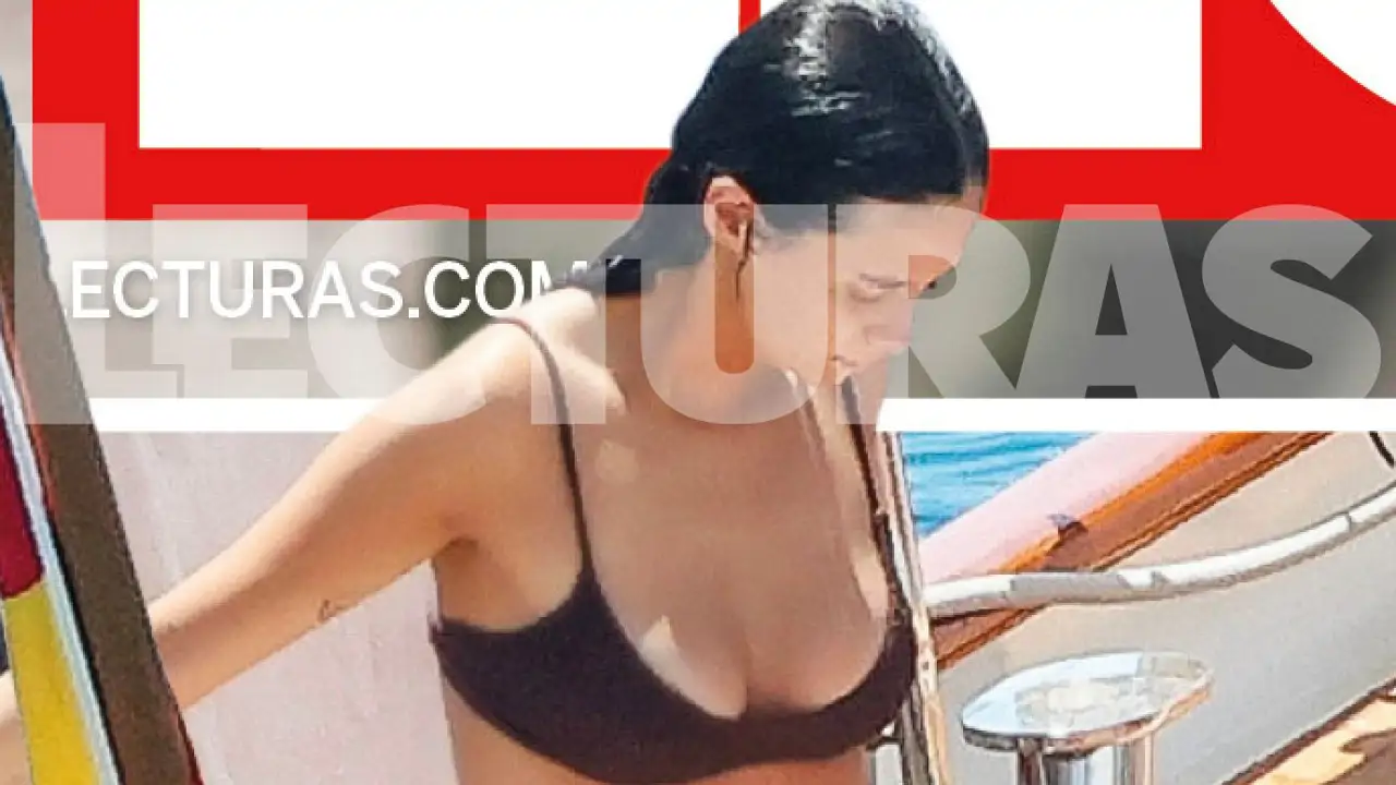 Las lujosas vacaciones de Victoria Federica en Ibiza: disfrutando de un yate, y sin su novio, Borja Moreno, cerca