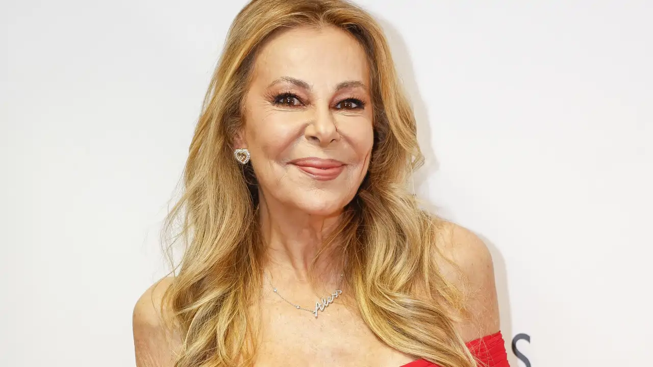 Si tienes más de 60 años, estos vestidos de lino de Sfera son lo mejorcito del verano para sobrevivir al calor con mucho estilo y tipazo