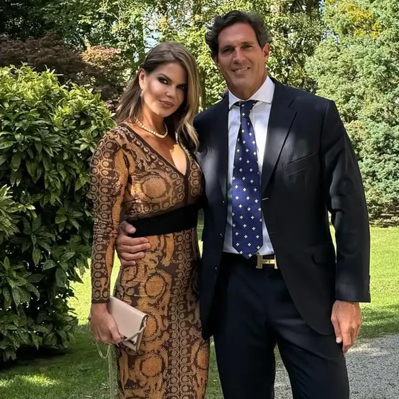 Makoke y su novio Gonzalo ponen rumbo al idílico destino que han escogido para sus vacaciones de verano antes de su gran boda