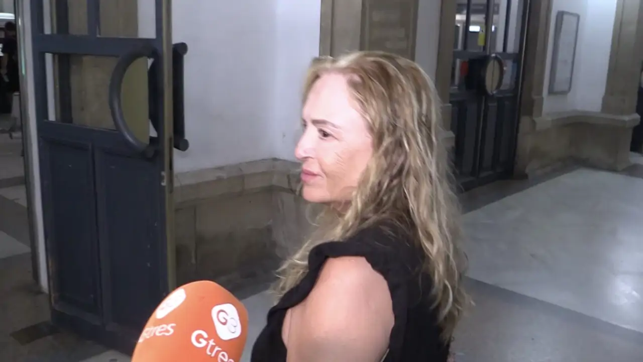 Mari Carmen Ortega Cano y su marido Aniceto, compungidos, llegan a Cádiz ante el último adiós a Michu: "Todo muy complicado"