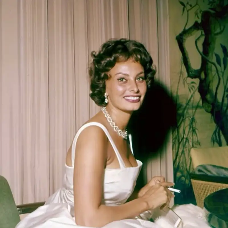 Sophia Loren (90 años), sobre el envejecimiento: “La vida sigue y no hay un momento en el que piensas que ya te has hecho mayor"