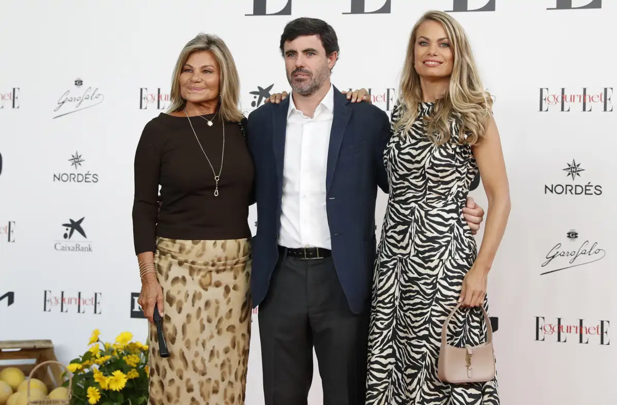 Cari Lapique, Carla Goyanes y su cuñado