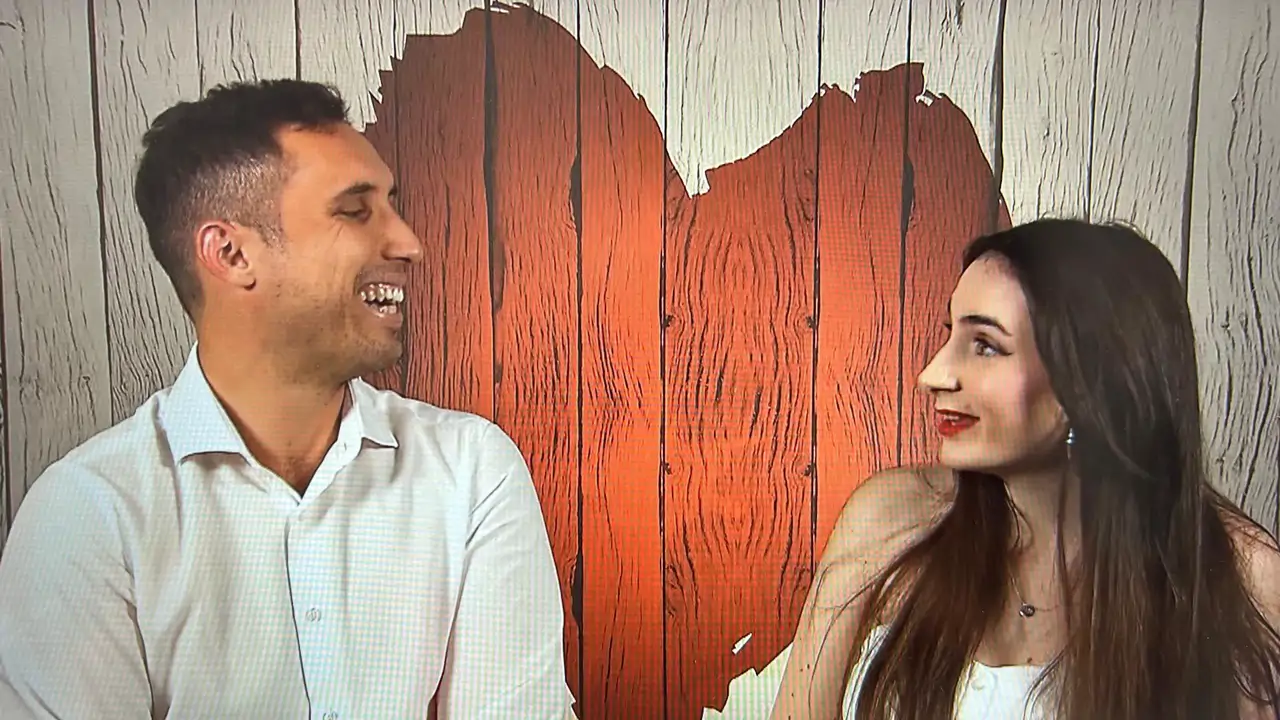 El requisito indispensable de un comensal de 'First Dates': "Busco el visto bueno de Oreo"