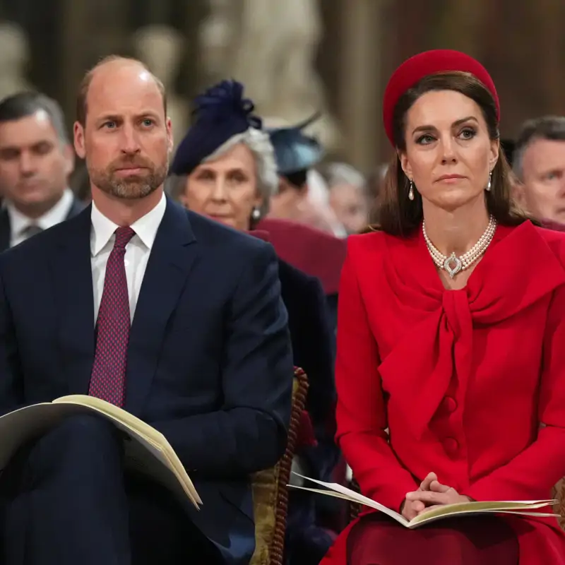 Una experta en protocolo avisa sobre los trabajadores de Guillermo y Kate Middleton: "Deben caminar en dirección contraria"