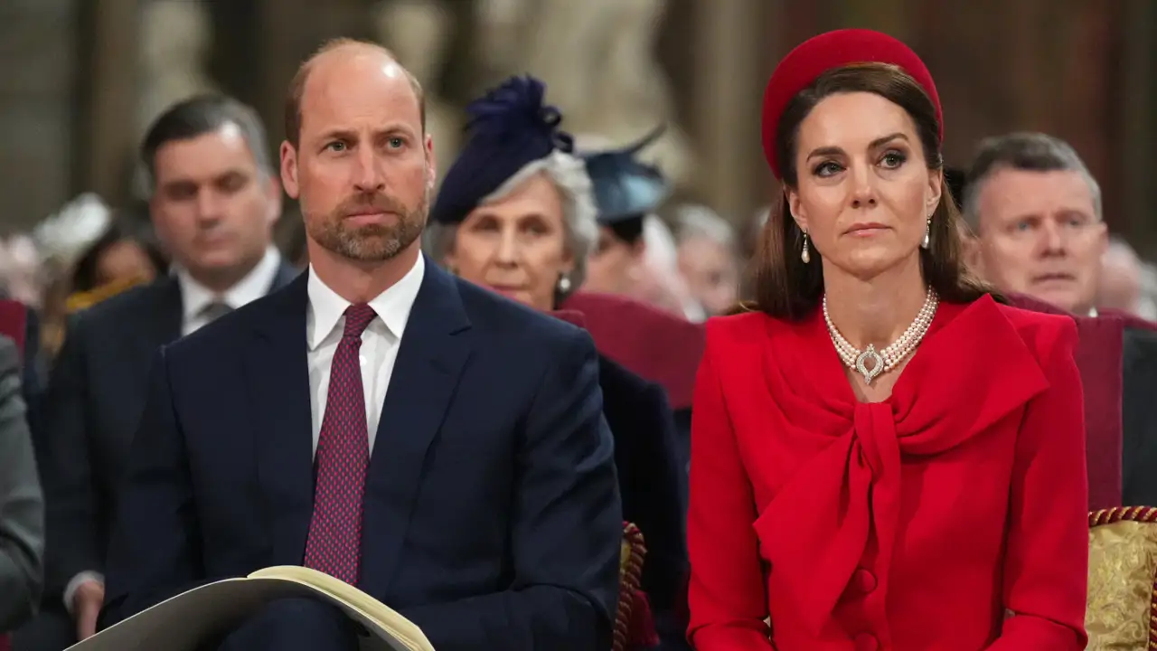 Una experta en protocolo avisa sobre los trabajadores de Guillermo y Kate Middleton: "Deben caminar en dirección contraria para no coincidir visualmente con un miembro de la realeza"
