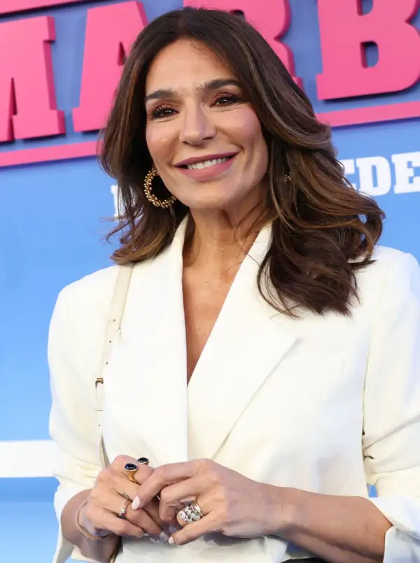 Raquel Bollo ficha el vestido de Primark que mejor queda con cuñas: es fresquito, con nido de abeja y lleva print tendencia 