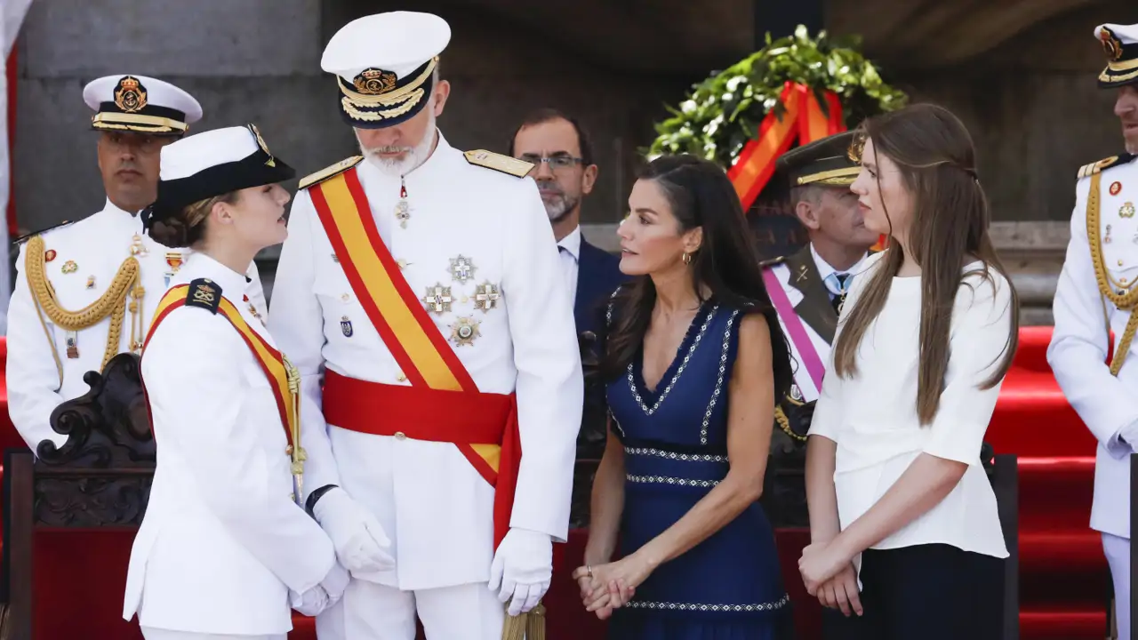 La princesa Leonor y la infanta Sofía conquistan el ojo internacional: el gesto entre hermanas que ha causado furor