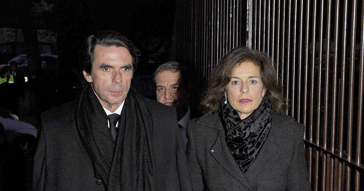 Pilar Cernuda, escritora, sobre el mobiliario de Ana Botella en La Moncloa: "Aparecía en todas las fotografías de las entrevistas a Aznar"