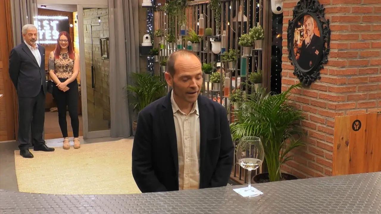 El horror de Marta (36 años) al conocer a Eros Ramazzotti de Murcia en 'First Dates': “Cuando se ha girado me he querido ir”