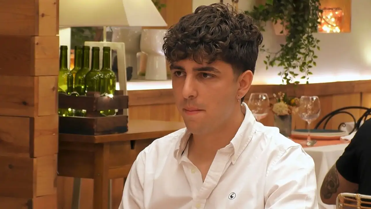 Un comensal de 'First Dates' amenaza con abandonar su cita: "Me levanto"